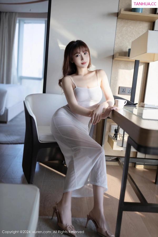 陆萱萱  [XiuRen]高清写真图 2024.02.22 No.8131 陆萱萱 美腿性感第11张图片